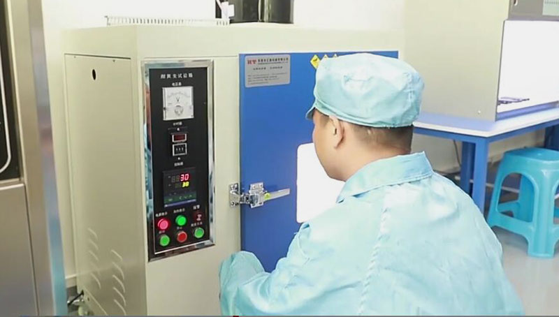 硅膠制品噴有手感油有什么作用？